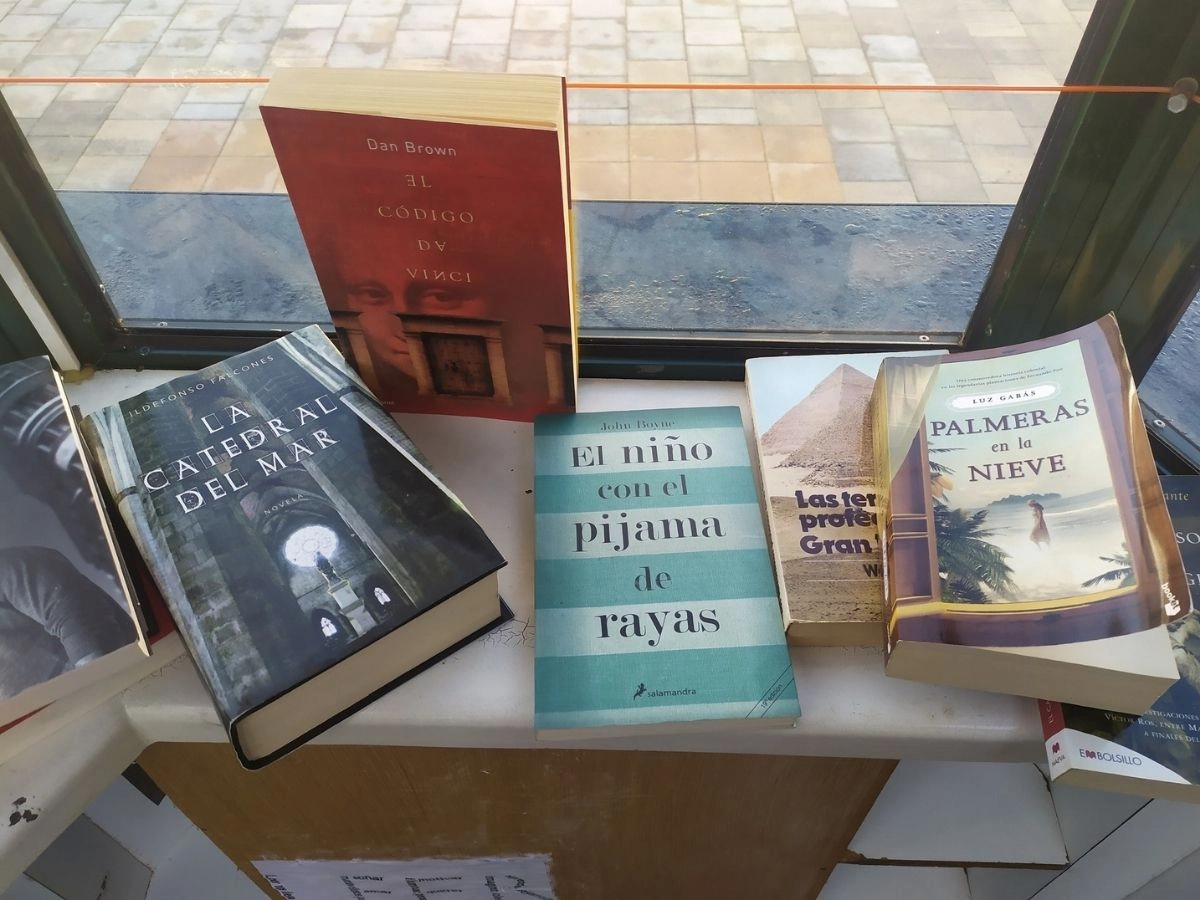 Quiosco de intercambio de libros